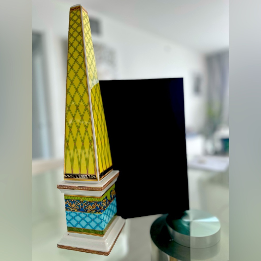 Versace Obelisk